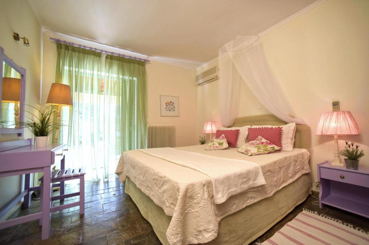 Isabella Country House, *